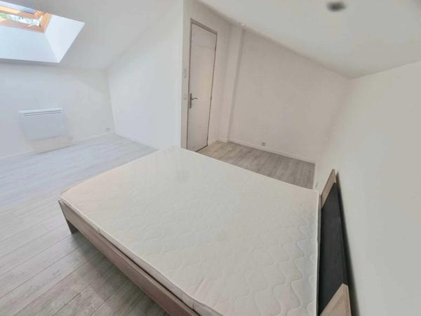 Pavillon indépendant avec garage et terrain