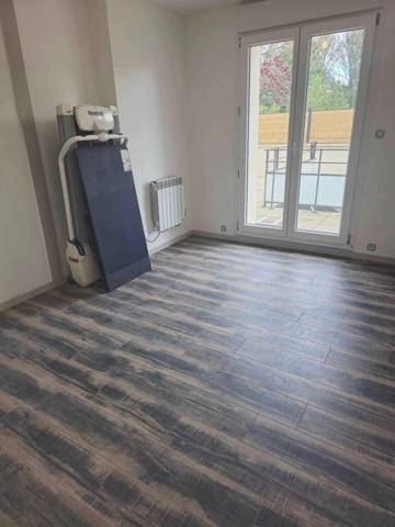 Pavillon indépendant avec garage et terrain