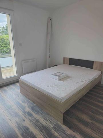 Pavillon indépendant avec garage et terrain