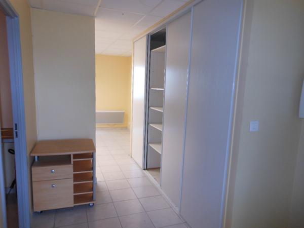 Loue Montrevel local commercial activité de bureaux