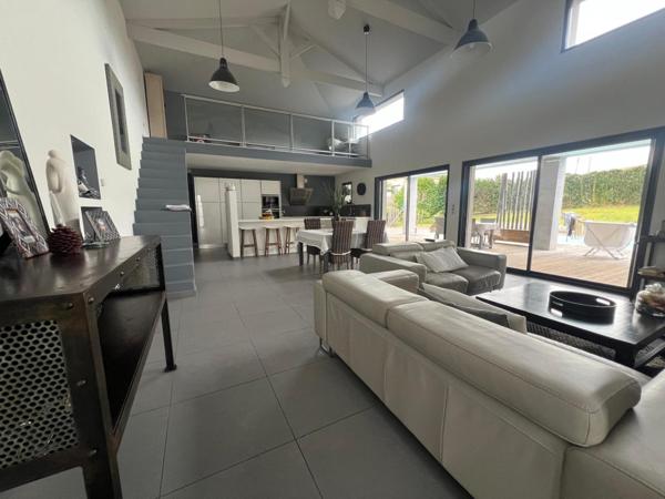 Maison d'Architecte de 185m² + piscine à Casteljaloux