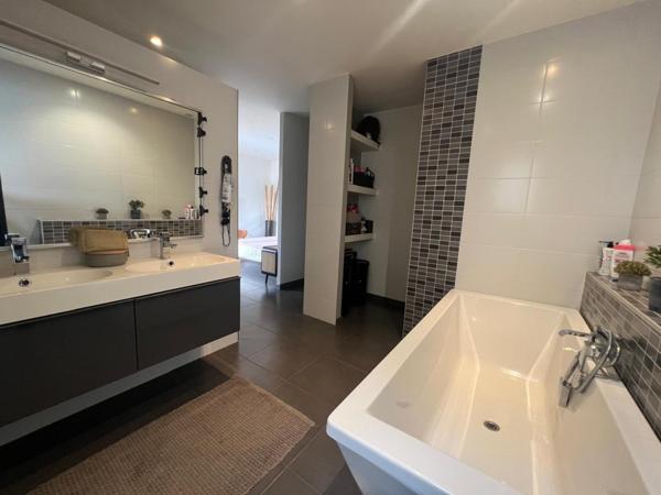 Maison d'Architecte de 185m² + piscine à Casteljaloux