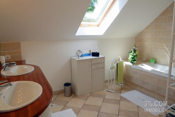 Magnifique maison de 195 m² terrain de 709 m², garage, carport, cave Montreuil-Juigné (49460)