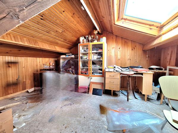 A vendre maison 141 m2 à fort potentiel et idéalement placée à Domérat équipé d'un ascenseur. Domérat