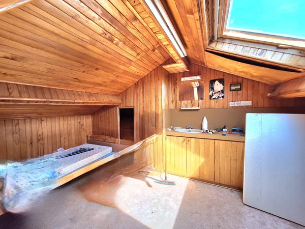 A vendre maison 141 m2 à fort potentiel et idéalement placée à Domérat équipé d'un ascenseur. Domérat