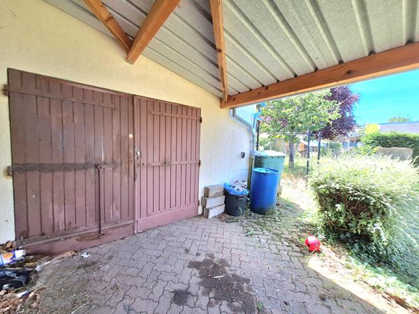 A vendre maison 141 m2 à fort potentiel et idéalement placée à Domérat équipé d'un ascenseur. Domérat