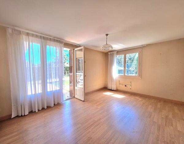 A vendre maison 141 m2 à fort potentiel et idéalement placée à Domérat équipé d'un ascenseur. Domérat