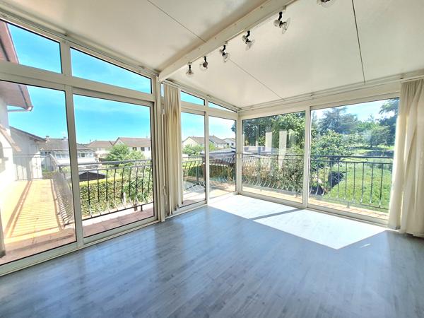 A vendre maison 141 m2 à fort potentiel et idéalement placée à Domérat équipé d'un ascenseur. Domérat