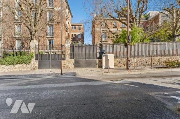 Neuilly-sur-Seine – Place de Bagatelle | Duplex avec terrasse – Esprit Atelier d’Artiste