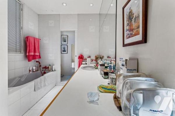 Neuilly-sur-Seine – Place de Bagatelle | Duplex avec terrasse – Esprit Atelier d’Artiste