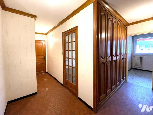 Grenoble, SECTEUR LES ALPINS, APPARTEMENT AVEC BALCON