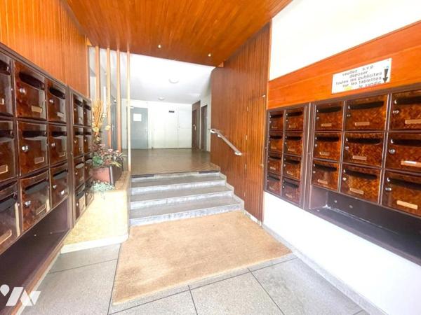 Grenoble, SECTEUR LES ALPINS, APPARTEMENT AVEC BALCON