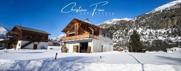 SERRE CHEVALIER-LE MONETIER LES BAINS Chalet récent spécial artisans