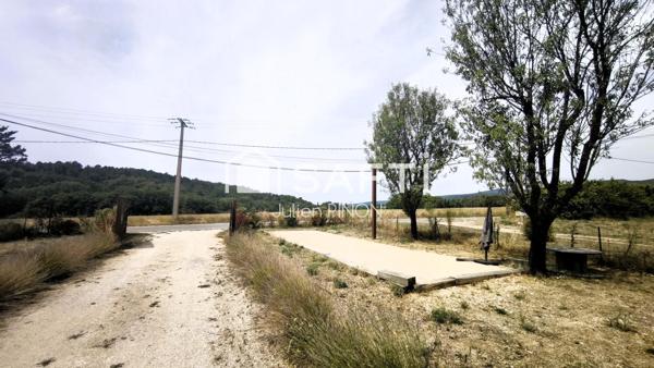 Maison provençale de 115 m² à Rustrel : Cadre exceptionnel près du Colorado Provençal