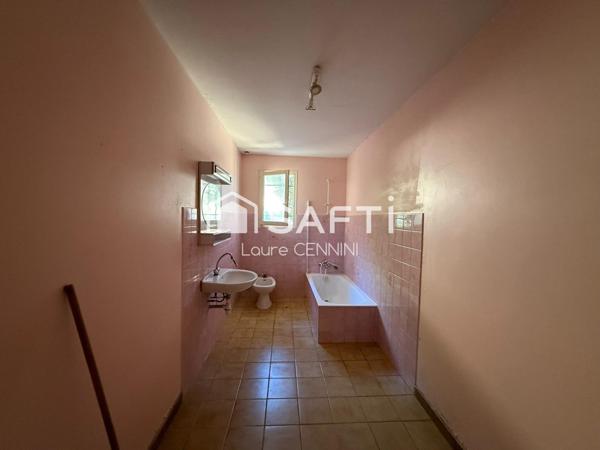 VALRÉAS, 84600 Enclave des Papes