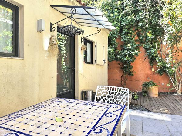 Sous l'oranger entre Vauban et le Vieux-Port