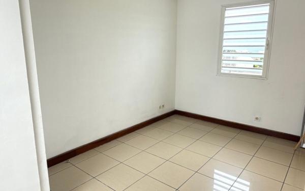 Appartement à vendre    4 pièces • 78,99 m2 Saint-Denis