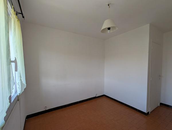 À VENDRE EN EXCLUSIVITÉ DRAGUIGNAN Appartement 3 pièces avec balcons, cave et parking