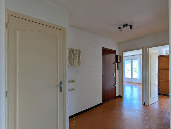 À VENDRE EN EXCLUSIVITÉ DRAGUIGNAN Appartement 3 pièces avec balcons, cave et parking