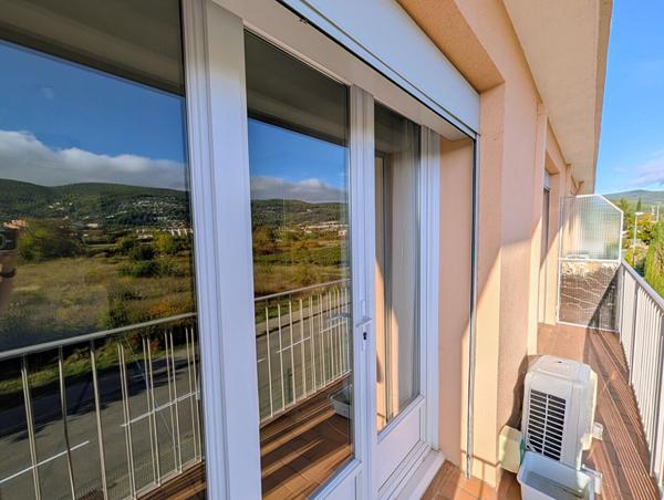 À VENDRE EN EXCLUSIVITÉ DRAGUIGNAN Appartement 3 pièces avec balcons, cave et parking