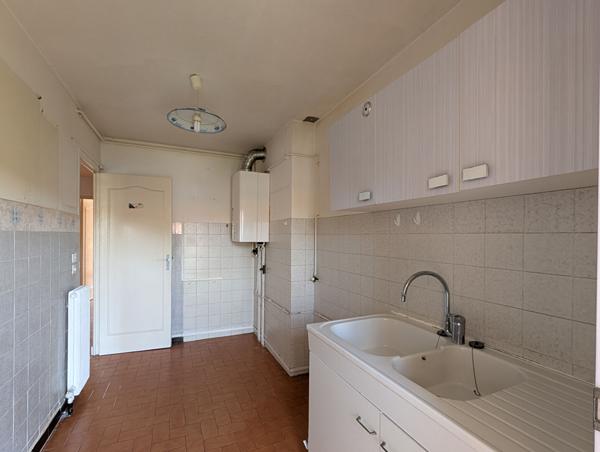 À VENDRE EN EXCLUSIVITÉ DRAGUIGNAN Appartement 3 pièces avec balcons, cave et parking