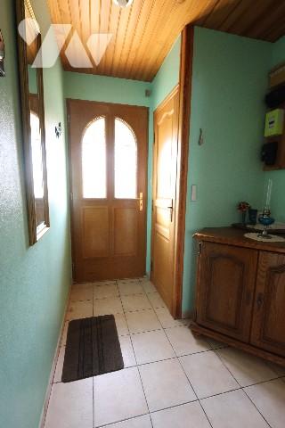 Charmante maison 2 chambres - jardin - Entretenue avec soin et proche de toutes les commodités.