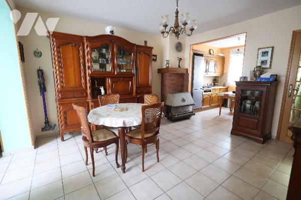 Charmante maison 2 chambres - jardin - Entretenue avec soin et proche de toutes les commodités.