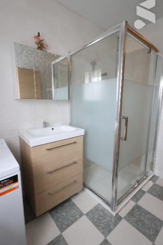 Charmante maison 2 chambres - jardin - Entretenue avec soin et proche de toutes les commodités.