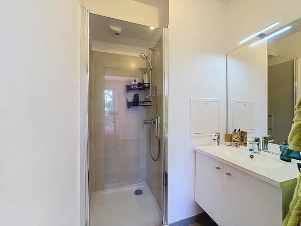 DUPLEX T4 D'EXCEPTION AUX VILLAS DES COTEAUX A CHENNEVIERES SUR MARNE DE 2020 + BOX. PARKING en supplément pos