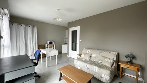 Studio
                                                                                                                                                                                                                                                                                                                        1 pièce(s)                                                                                                                                                                                                                                                                                                                              23.03  m²