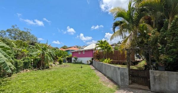 Vente                                                      Maison
                        
                     4 pièces                      94 m2                     à Sainte-Luce