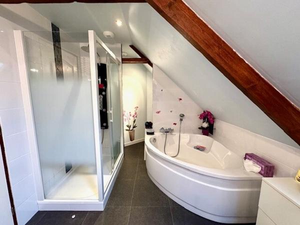 Ensemble de 2 maisons en pierres