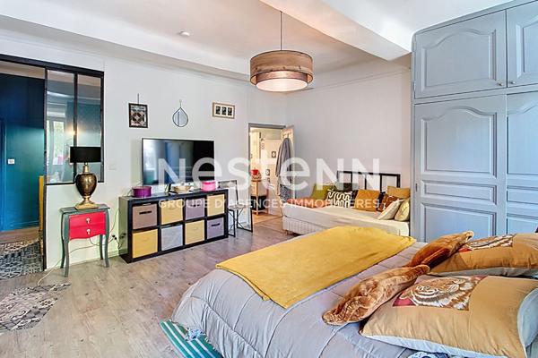 A VENDRE à DRAGUIGNAN - Appartement T3 en duplex HAUSSMANNIEN de 86m² avec TERRASSE 50m²