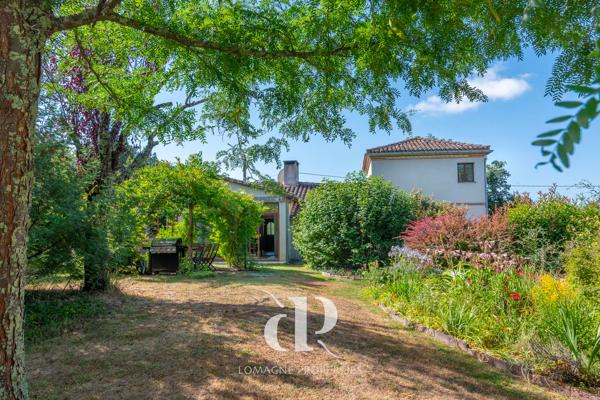 Charmante maison prete à vivre avec piscine et beau jardin