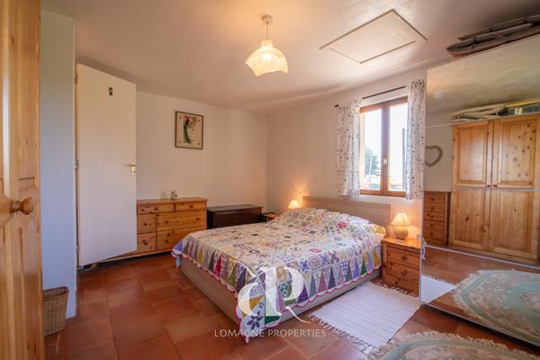 Charmante maison prete à vivre avec piscine et beau jardin