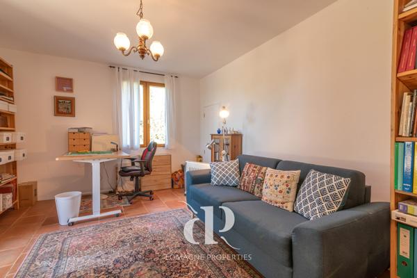 Charmante maison prete à vivre avec piscine et beau jardin