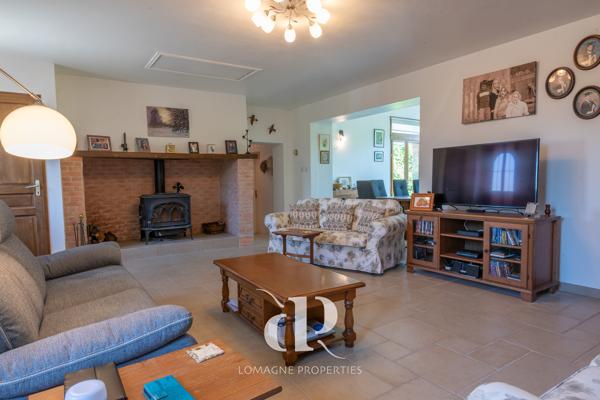 Charmante maison prete à vivre avec piscine et beau jardin