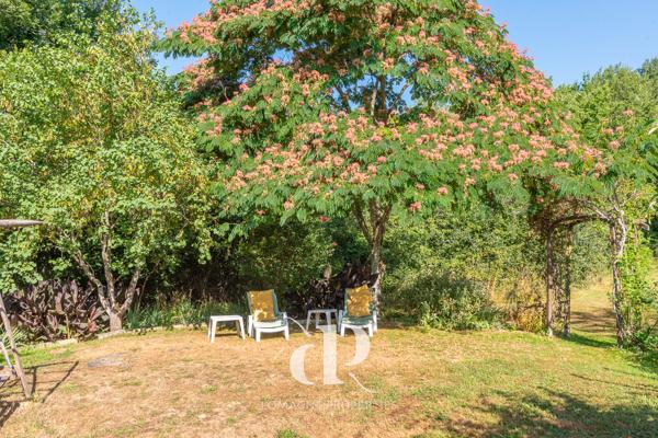 Charmante maison prete à vivre avec piscine et beau jardin