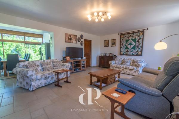 Charmante maison prete à vivre avec piscine et beau jardin