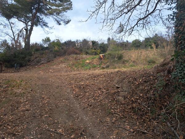 Terrain de 2000 m2 à vendre MANOSQUE (04)