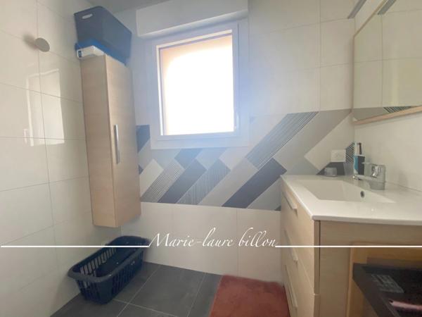 Dpt Vendée (85), à vendre LE FENOUILLER maison 2 chambres + son appartement de type 2, garage, annexes et son terrain de 2400 M2