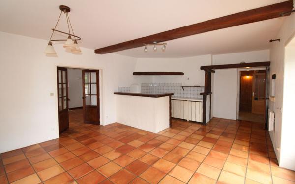 Maison à vendre    6 pièces •  Balanzac