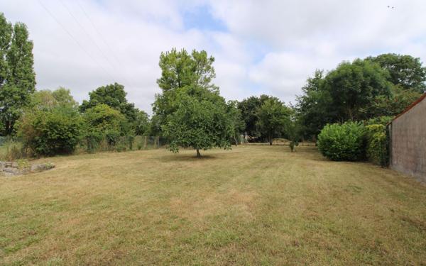 Maison à vendre    6 pièces •  Balanzac