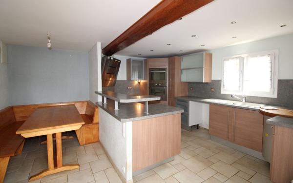 Maison à vendre    6 pièces •  Balanzac