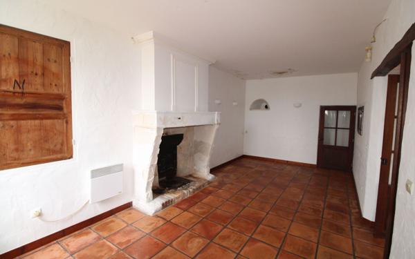 Maison à vendre    6 pièces •  Balanzac