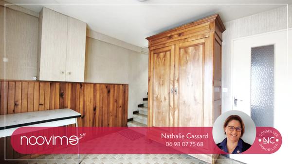 MAISON FAMILIALE de 160 m² 4 chambres, dont partie indépendnate avec double-garage de 40 m² sur 600 m²