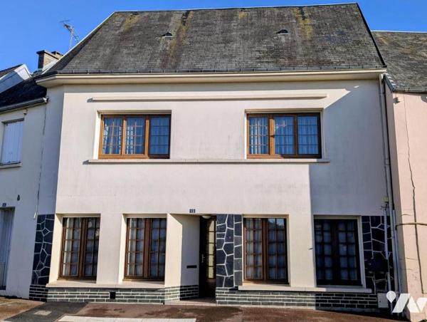 A VENDRE CANISY Centre : Maison 4/5 chambres - terrasse - atelier - sous caves