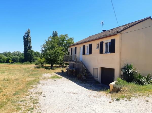 Maison à louer 923 € CC Rouffilhac 5 p 107 m² DPE D
