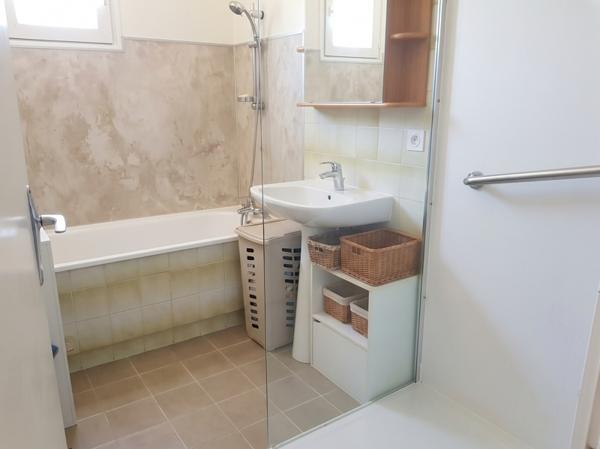 Maison à louer 923 € CC Rouffilhac 5 p 107 m² DPE D
