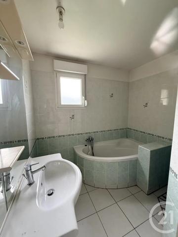 Maison à vendre  4 pièces - 95 m 2   GOLBEY  - 88